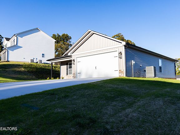 3rd image of 6032 Memory Hill Ln