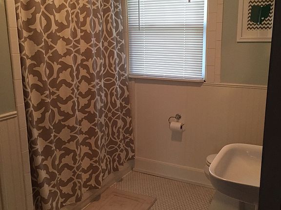 4th image of 3260 Daytona Ave