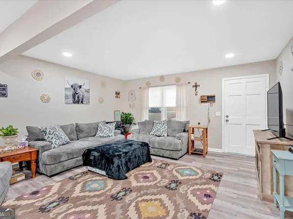 505 Henson Cir, Carrollton, GA 30117