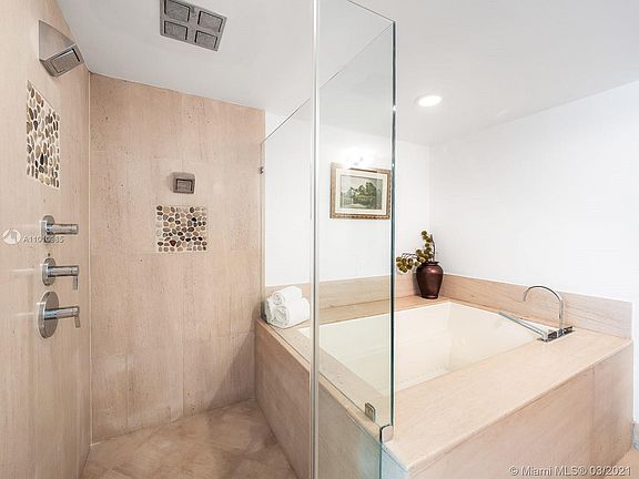 5th image of 5875 Collins Ave APT 508