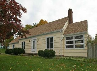 40 Hill Ter, Henrietta, NY 14467