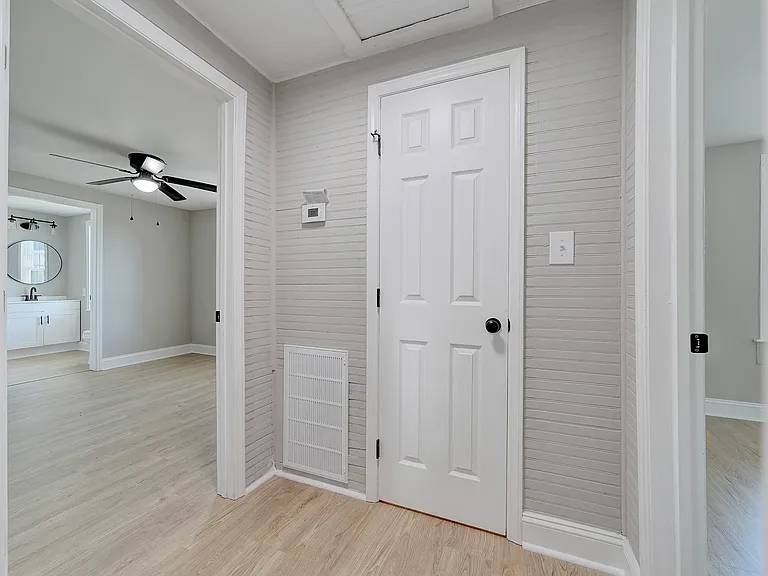 452 13th Ave NE — Photo 15