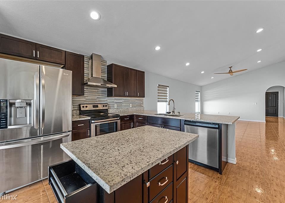 1st image of 7500R Harbor Bend Cir