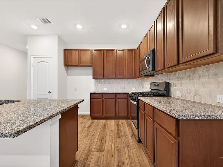 12602 Blue Jay Cove Ln — Photo 9