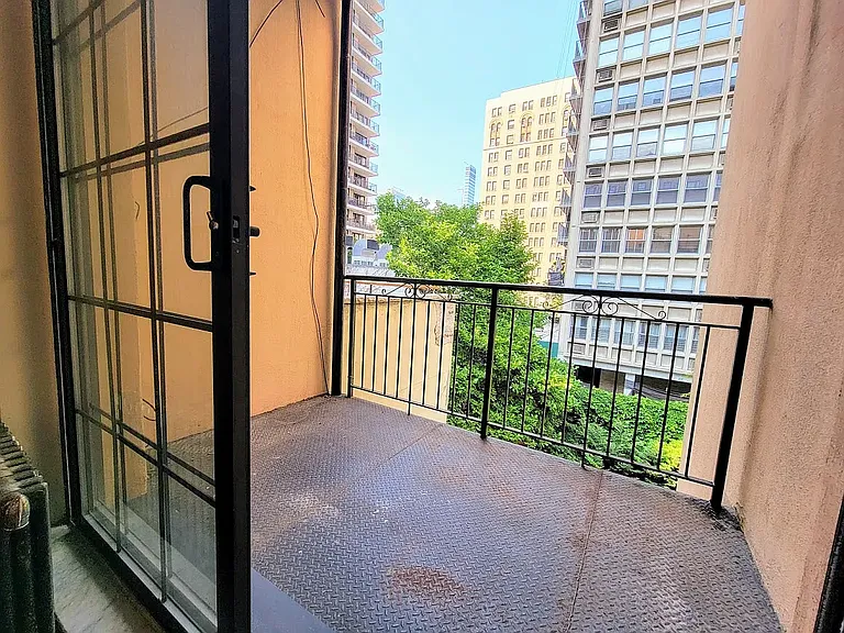 161 W 95th St #2Z — Photo 2