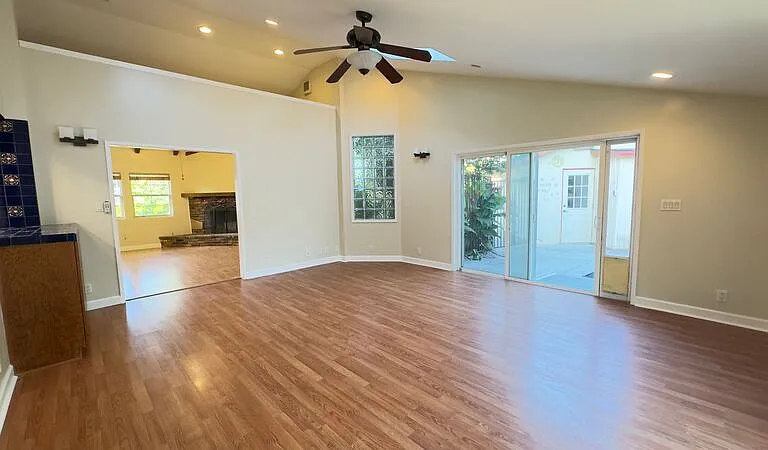 403 Lupin Ln — Photo 13