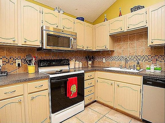 4th image of 8702 S 143rd Ave