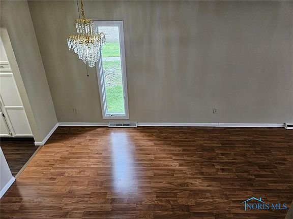 4th image of 2721 Westcastle Dr Unit A
