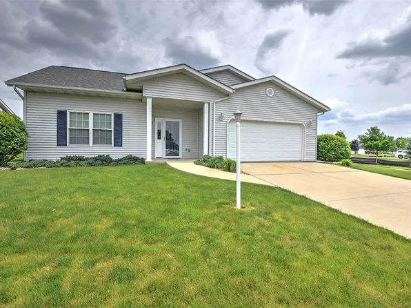 2 Liberty Ln, Clinton, IL 61727