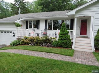 15 Forest Pl, Towaco, NJ 07082