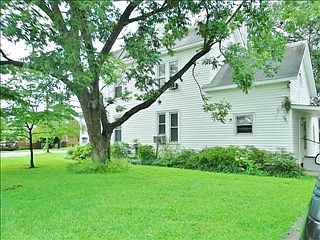 5th image of 207 N Caswell St