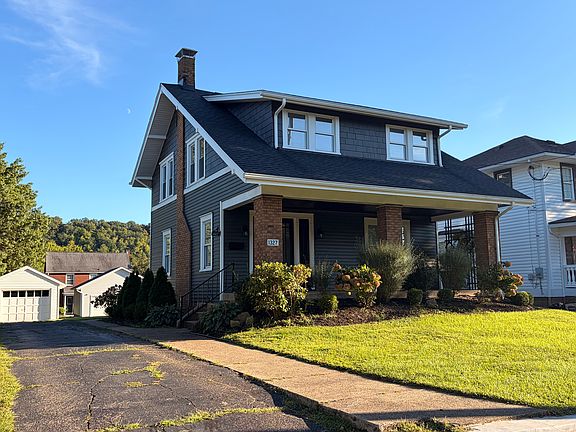 3rd image of 1327 2nd St