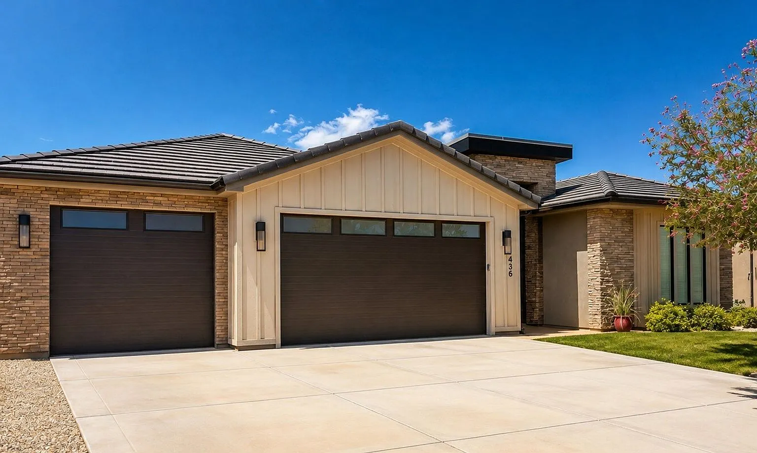 Gorgeous Home In Ivins! — Photo 1