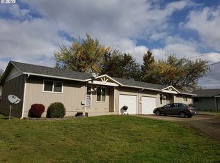 180 SE Gregory Dr, Winston, OR 97496