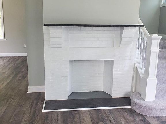 3rd image of 3007 Glenmore Ave