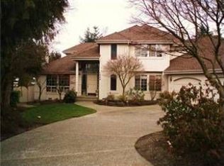 1042 SW Shoremont Ave, Normandy Park, WA 98166