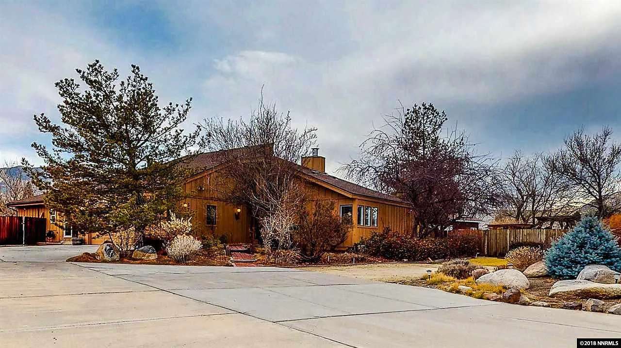 3790 W Hidden Valley Dr photo 1