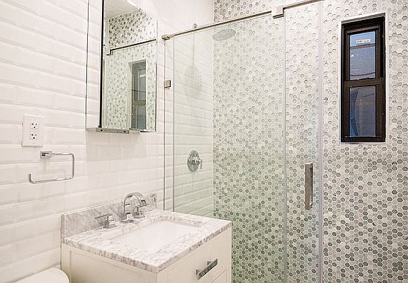 5th image of 209 Nassau Ave APT 3F