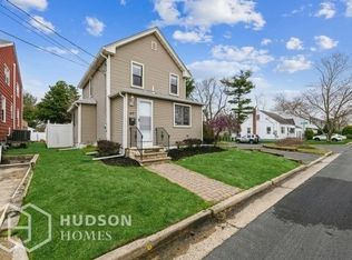 49 Garnsey Pl, Belford, NJ 07718