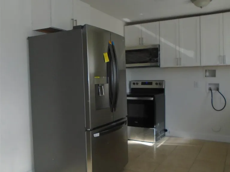 1111 Belmont Ave #2 — Photo 4