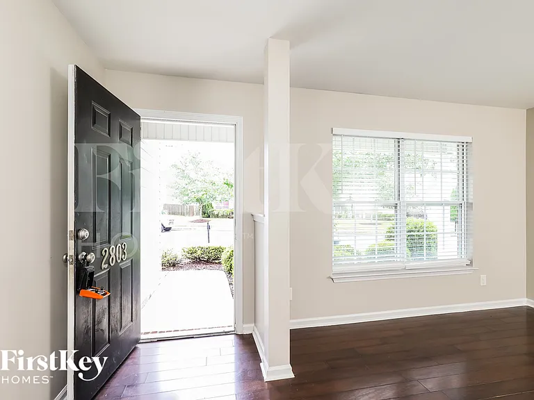 2803 Quail Oaks Dr — Photo 3
