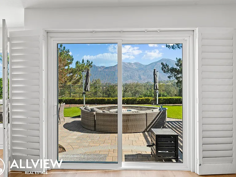15 Summitcrest — Photo 24