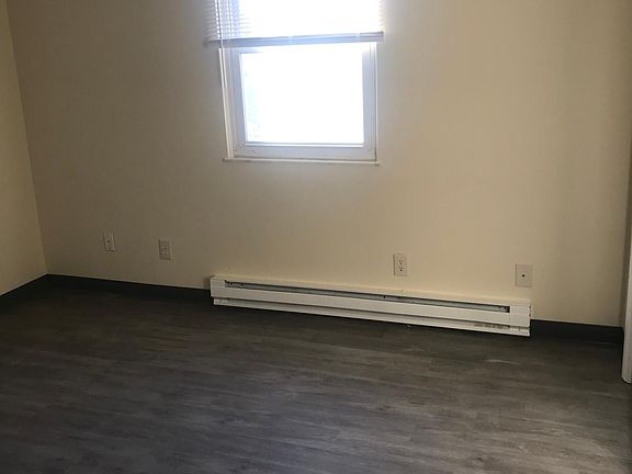 3rd image of 81 N Pembroke Ave