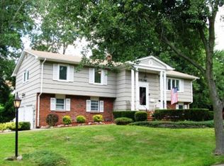 43 Brown Cir, Paramus, NJ 07652