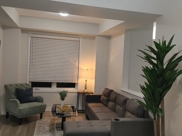 5 Fusilier Dr, Toronto, ON M1L 0C2