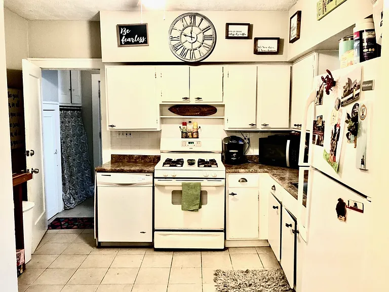 1124 Summit Ave — Photo 10