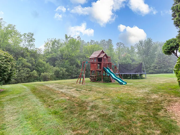 45520 Morningside Dr — Photo 54