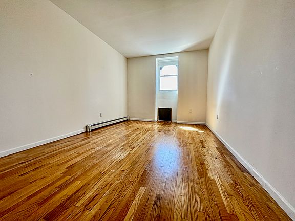 4th image of 17 Greene Ave #4