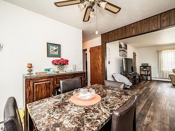 4th image of 12 Stanchak Ct