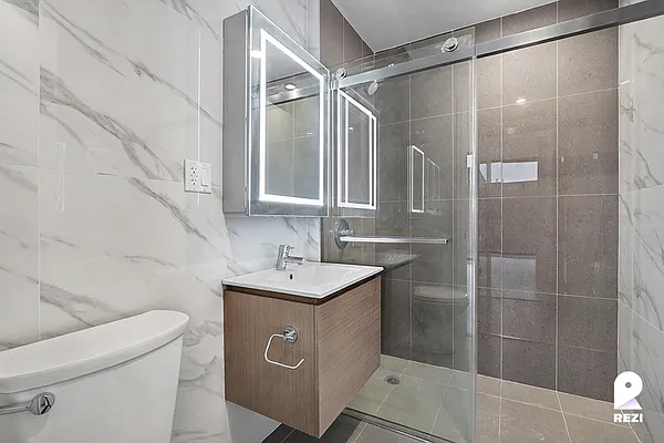 Rented by REZI | media 7