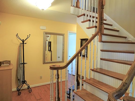 4th image of 1423 Moorgate Dr
