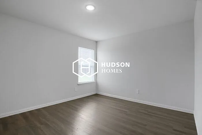 2708 William St — Photo 9