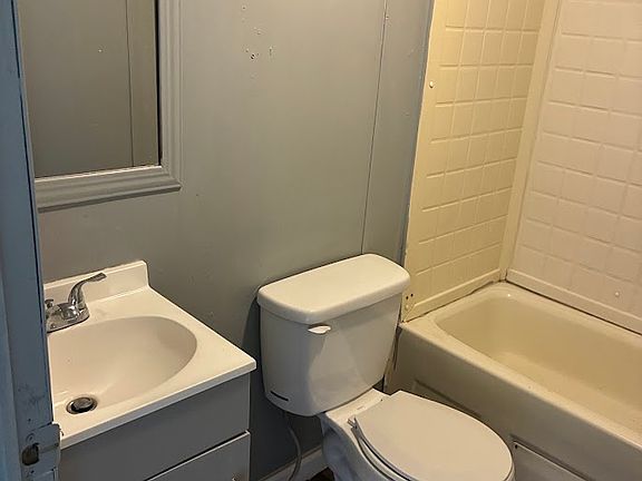 5th image of 110 Sydney Cir #75