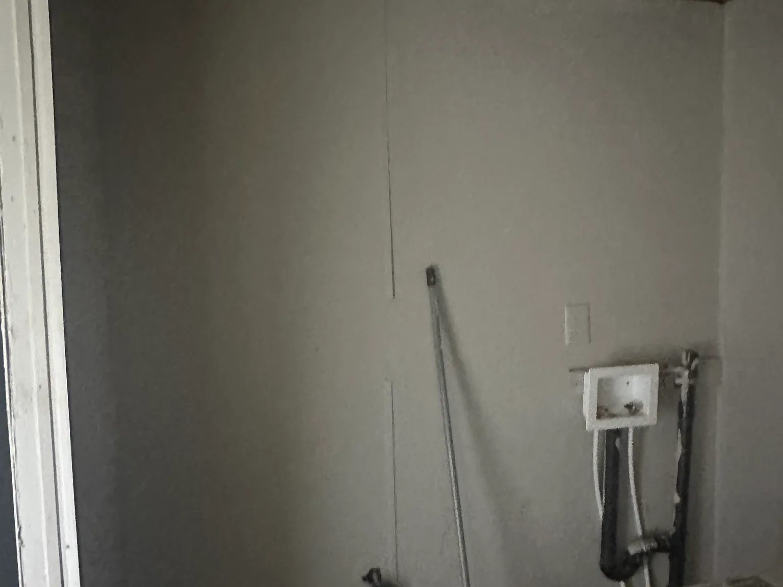 2 bed, 900 sqft, $1,100 — Photo 2