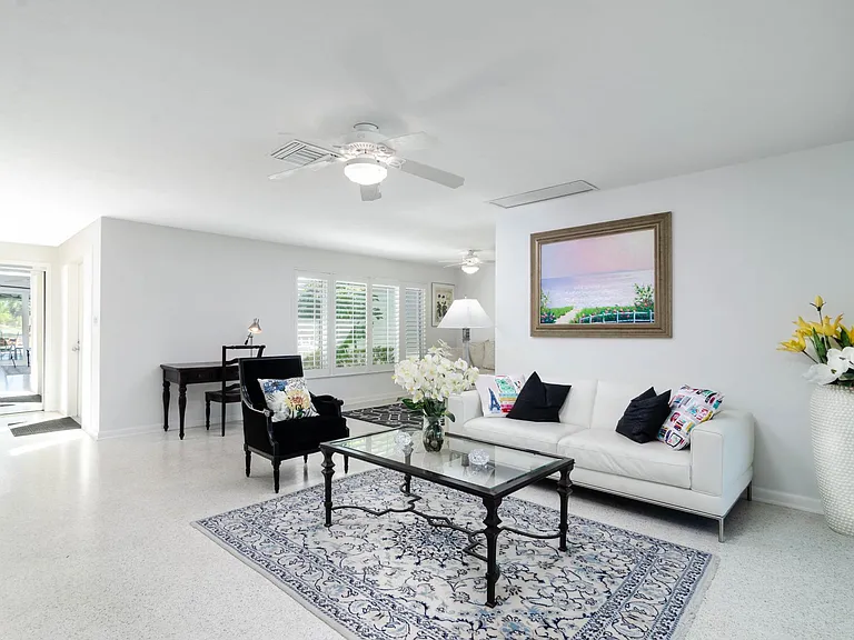 Living room- previous tenant