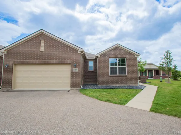 49231 Hanna Ct, Macomb, MI 48042