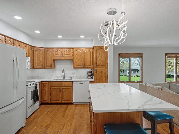 5th image of 1935 Fairmeadows Ct