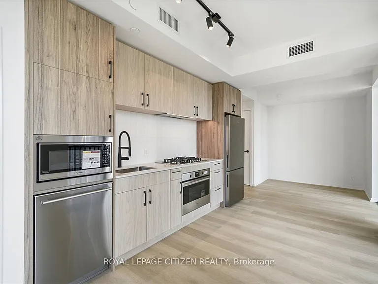 109 Erskine Ave #1502 — Photo 9