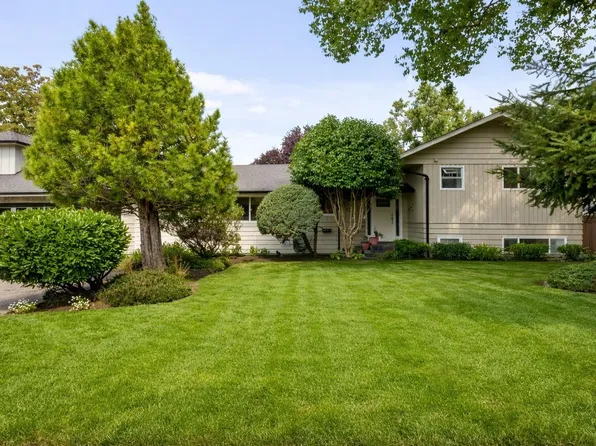 5259 12th Ave, Delta, BC V4M 2B1