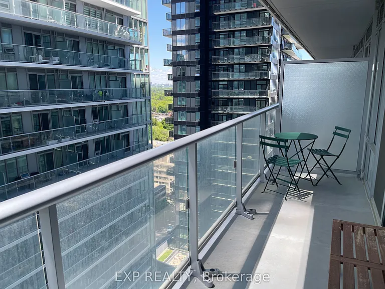 195 Redpath Ave #2015 — Photo 14