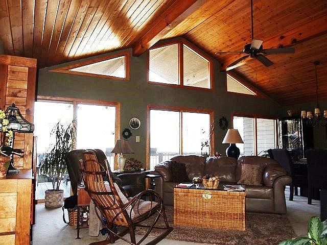 Stunning Ceiling