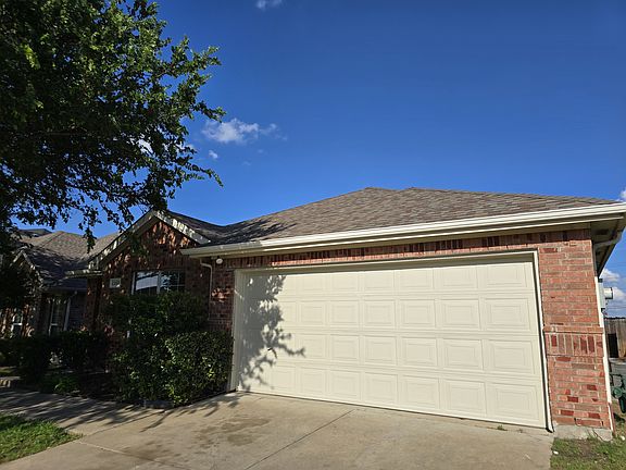3rd image of 2832 Quietwater Dr