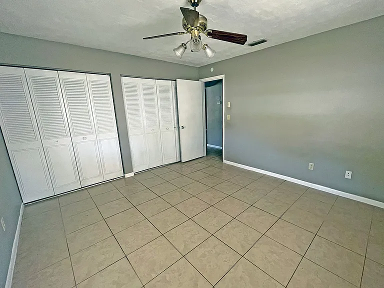 4514 Cynthia Ln — Photo 10
