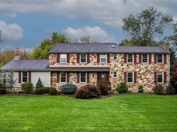 128 Stratford Dr, McMurray, PA 15317