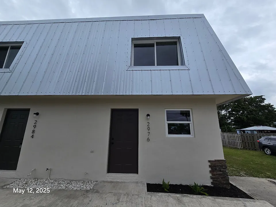 2976 SE Bonita St
