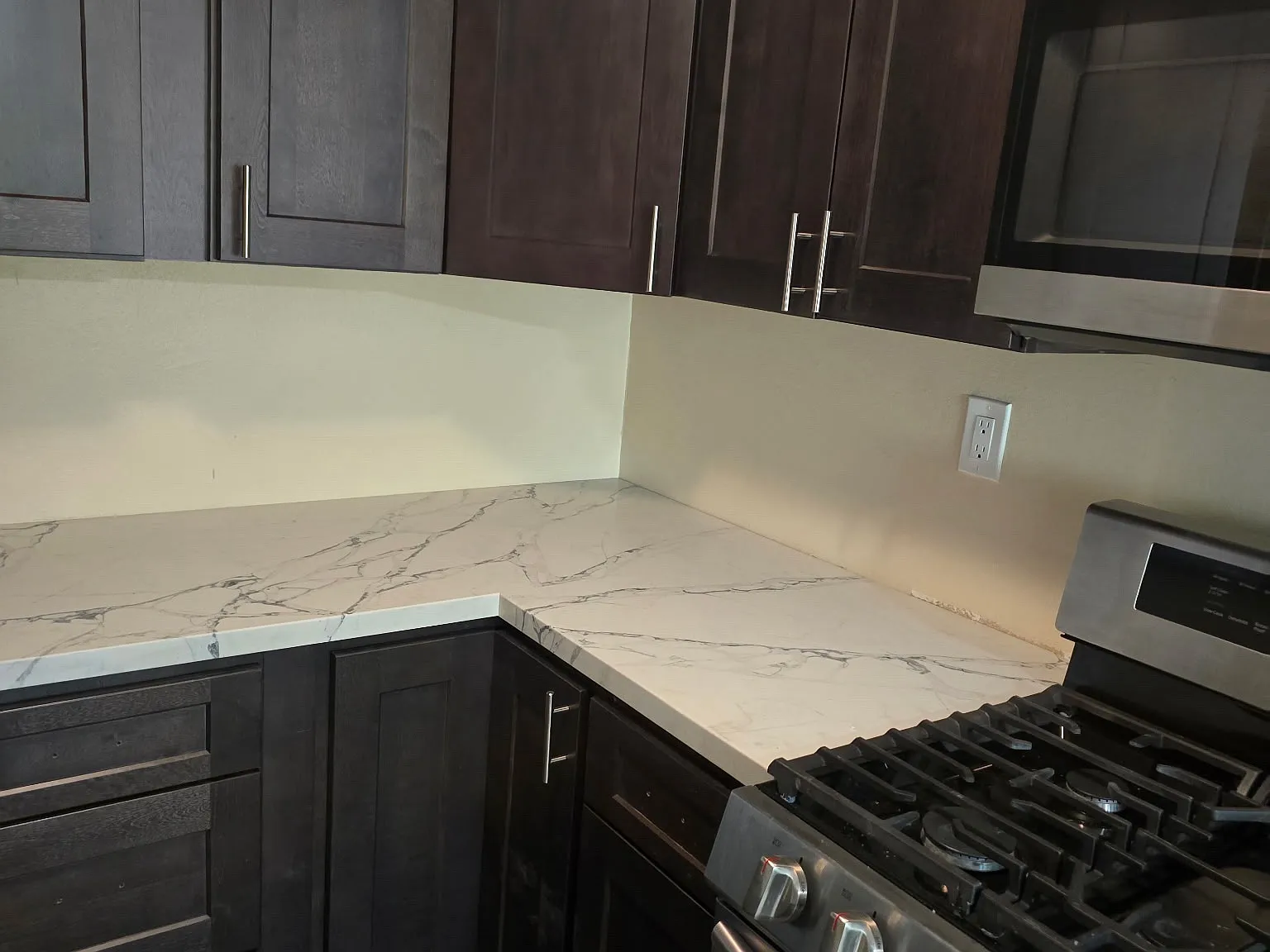 2 bed, 900 sqft, $2,200 — Photo 3